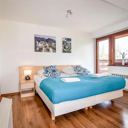 Aparteo Kriscell Apartment