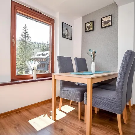 Aparteo Kriscell Apartment